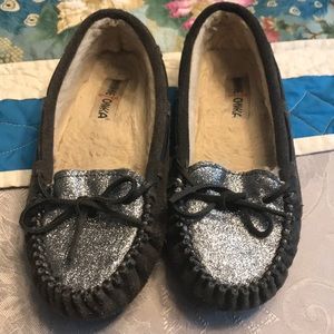 Cute Minnetonka moccasins size 7